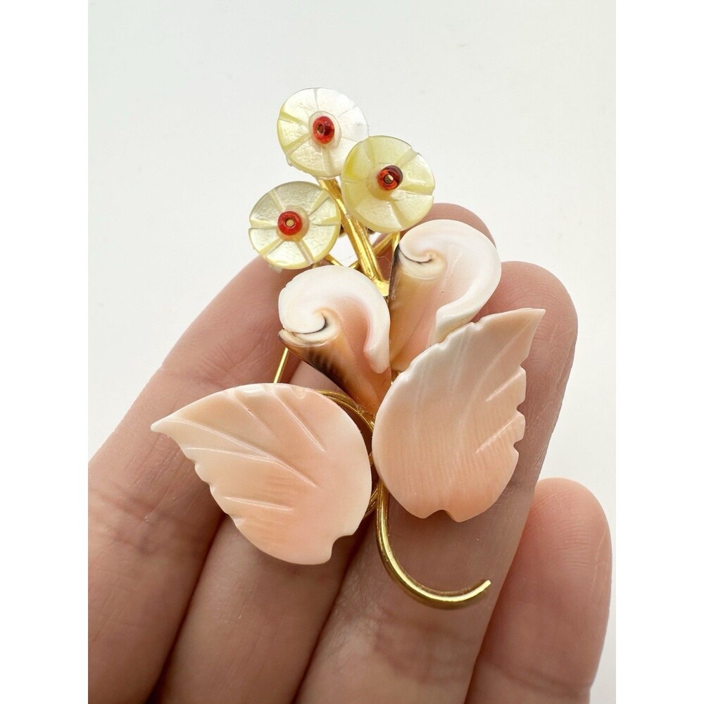 Vintage Natural Shell Floral Pin Brooch